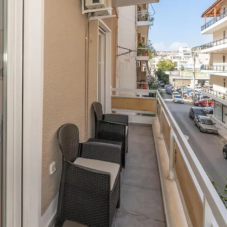 Apartment Contemporary Chic In The Heart Of