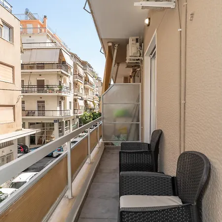 Contemporary Chic In The Heart Of