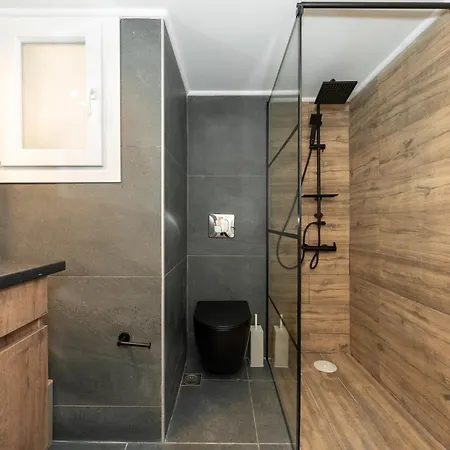 Apartment Contemporary Chic In The Heart Of